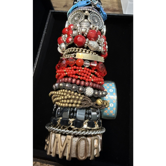 Lot of 17 Mixed Bracelets Bangles Stretch Leather Stone Wrap Wear or Resell - Picture 3 of 16